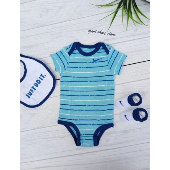 6-12 MONTHS NIKE NEWBORN SET / BLUE JUST DO IT - Picture 1 of 3